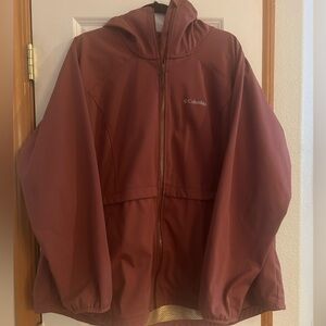 Columbia Women's Jacket in Burgundy